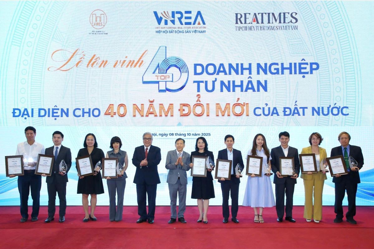 top-403-1760003020.jpg