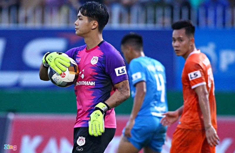 binh dinh thang hang v league 2021 anh 4