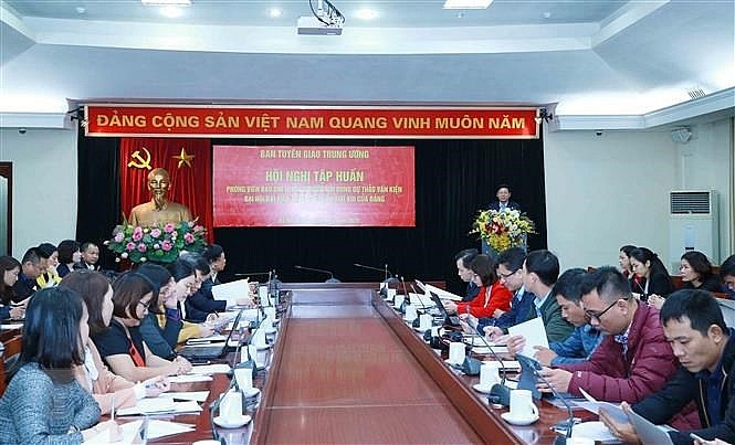 Tập huấn tuyên truyền nội dung dự thảo văn kiện Đại hội XIII của Đảng tap huan tuyen truyen noi dung du thao van kien dai hoi xiii cua dang