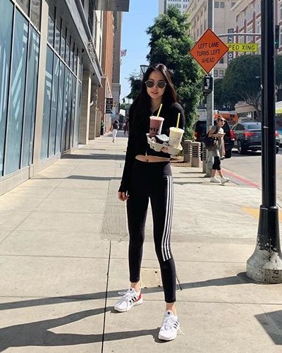 sao mặc đồ thể thao xấu ảnh 11 sao mac do the thao xau anh 11