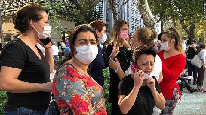 Trận động đất mạnh làm rung chuyển Thổ Nhĩ Kỳ và Hy Lạp, giết chết ít nhất 22 người tran dong dat manh lam rung chuyen tho nhi ky va hy lap giet chet it nhat 22 nguoi