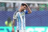 Messi tiếp tục đá hỏng phạt đền, lập kỷ lục buồn tại World Cup