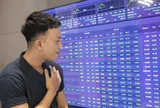 'Chuyến tàu lượn' của nhà đầu tư chứng khoán
