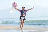 Gần 2.000 người chạy chân trần ngắm bình minh tuyệt đẹp trên biển Đà Nẵng