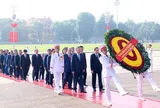 Lãnh đạo Đảng, Nhà nước vào lăng viếng Chủ tịch Hồ Chí Minh, tưởng niệm Anh hùng liệt sĩ