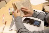 Pháp mở rộng lệnh cấm điện thoại đến bậc THPT từ năm học mới
