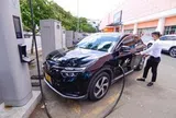 Trạm sạc tăng tốc, người mua xe điện bớt lo