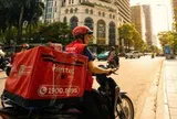 Đã thu thêm phụ phí xăng dầu 15%, vì sao lợi nhuận Viettel Post vẫn đi lùi?