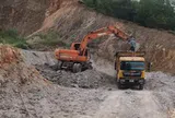 Xử lý bãi đổ trộm chất thải ngay trước cổng nhà máy rác lớn nhất Hà Nội