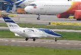 Một máy bay thương gia “tí hon” dài 13 mét, chỉ chở được 6 người nhưng tốc độ 800 km/h vừa hạ cánh tại Tân Sơn Nhất