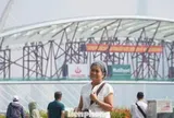 Người dân háo hức ngắm cầu đi bộ qua sông Sài Gòn sau hợp long