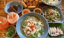 Về Trà Vinh ăn bún nước lèo bình dân
