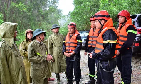 Thừa Thiên Huế: Tập trung khắc phục hậu quả mưa lũ, không để người dân thiếu đói