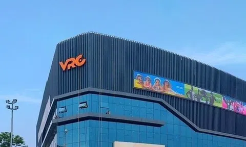 Chủ tịch, CEO doanh nghiệp vừa ngồi 'ghế nóng' đã... từ nhiệm