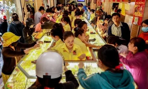 Giá vàng lại giảm sâu