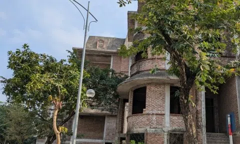 Cận cảnh khu đô thị có hàng trăm biệt thự triệu đô bị bỏ hoang ở Hà Nội