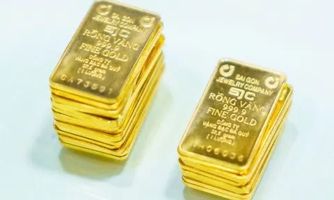 Giá vàng miếng SJC, vàng nhẫn bất ngờ "quay đầu" tăng trở lại