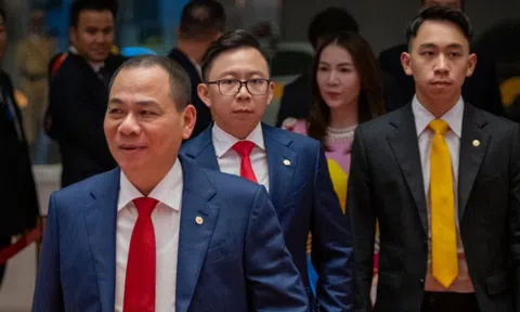 Khoảnh khắc 3 bố con tỷ phú Phạm Nhật Vượng chung một khung hình: Hiếm có và đắt giá!