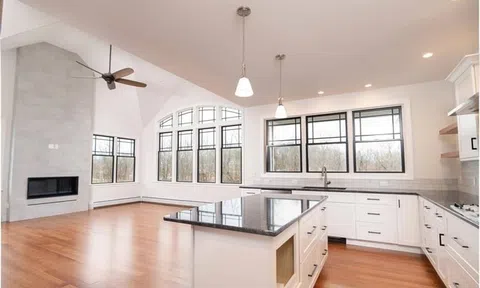 Có nên mua nhà có nhiều cửa sổ?