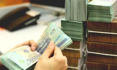 Tháng 12, xuất hiện ngân hàng trả lãi tiết kiệm 8%/năm