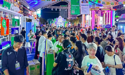 Thói quen tiêu dùng thay đổi nhanh và ngày càng khó dự đoán: DN Việt đang chuẩn bị đón mùa mua sắm Tết 2025 ra sao?