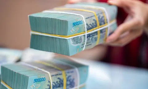 Một ngân hàng giảm lãi suất tiết kiệm