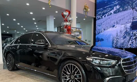 Bất động sản khốn khó, có doanh nghiệp vẫn thưởng Tết hẳn xe Mercedes