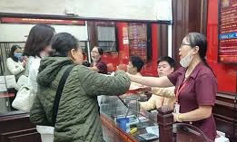 Hết cảnh rồng rắn xếp hàng khi vàng tăng giá?