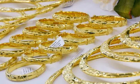 Tối 13-12, vàng miếng SJC "loạn giá", có nơi bán ra chỉ hơn 85 triệu đồng/lượng