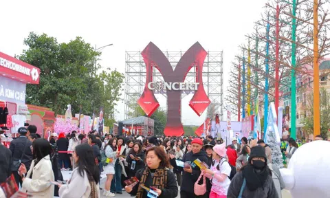 Hai đại đô thị của ông Phạm Nhật Vượng chính thức báo: Đón 130.000 lượt khách trong ngày concert “Anh trai vượt ngàn chông gai”, ngang dân số một loạt thành phố