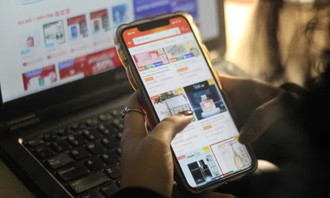 Người trẻ nghèo vì "ma trận" chi tiêu thẻ tín dụng trên sàn TMĐT