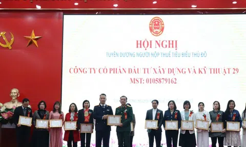 Hà Nội khen thưởng 200 doanh nghiệp, người dân nộp thuế đều và đủ