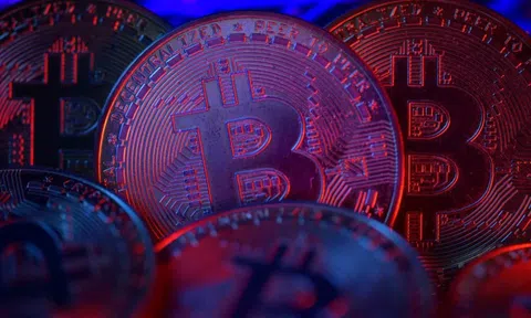 Giá Bitcoin rơi thủng mốc 96.000 USD, chạm đáy 1 tháng