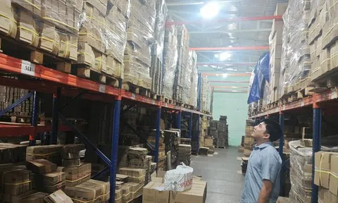 Start-up 3 năm không lương, sống tại kho hàng