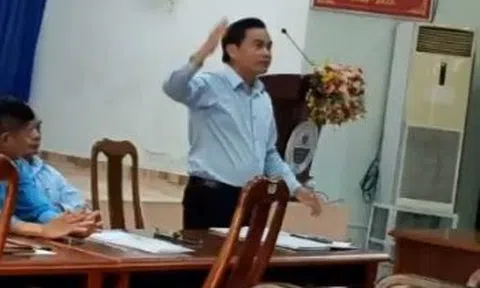 Đình chỉ giám đốc taxi điện Cà Mau đập bàn, phát ngôn không chuẩn mực với tài xế