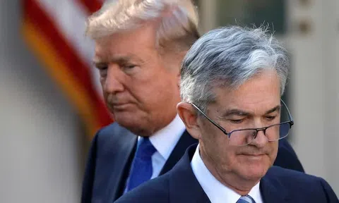 Fed giữ nguyên lãi suất ở 4,25-4,5%