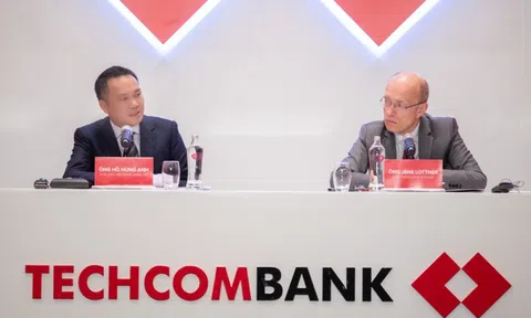 Techcombank: Nhân viên thu nhập gần 50 triệu/tháng, lương sếp hơn 2 tỷ