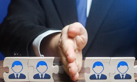 8 ngân hàng giảm gần 2.500 nhân sự: "Chúng ta không còn cần nhiều giao dịch viên như trước, nay một người có thể kiêm nhiều việc!"