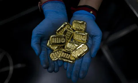 Cổ phiếu 'đại gia' khai thác vàng, đồng, đất hiếm tăng không ngừng