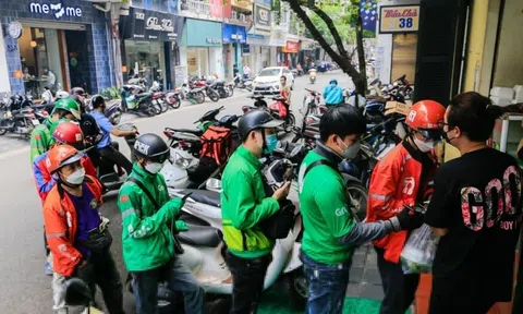 Grab và ShopeeFood chia nhau 'miếng bánh' gần 2 tỷ USD ở Việt Nam