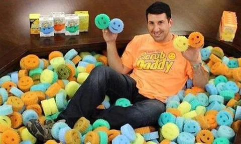 Miếng rửa bát thành công nhất SharkTank Mỹ đổ bộ thị trường Việt Nam: Người khen là siêu phẩm, kẻ nói không đáng tiền