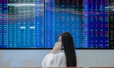 VN-Index rơi hơn 80 điểm