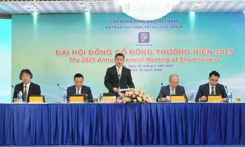 ĐHCĐ Petrolimex: Doanh thu mất 1.000 tỷ đồng sau biến động giá dầu, cơ hội mở rộng mạng lưới bán lẻ từ việc sáp nhập tỉnh, thành