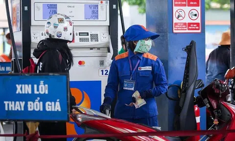 Giá xăng, dầu đồng loạt tăng trở lại