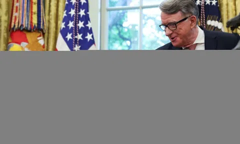 Giá Bitcoin vượt 100.000 USD khi ông Trump hé lộ thỏa thuận với Anh