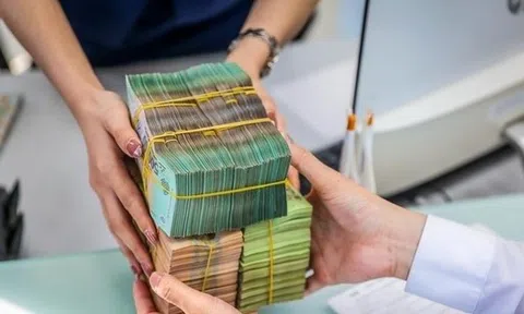 Sếp ngân hàng - người nhận lương 0 đồng, chỗ thu nhập hàng tỷ