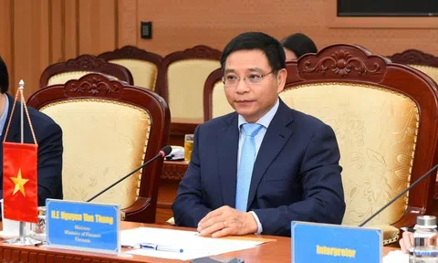 Bộ trưởng Tài chính làm việc với Đại sứ Mỹ