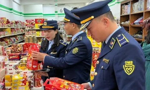 Cán bộ 'bật đèn xanh' cho doanh nghiệp buôn hàng giả, Thủ tướng chỉ đạo khẩn