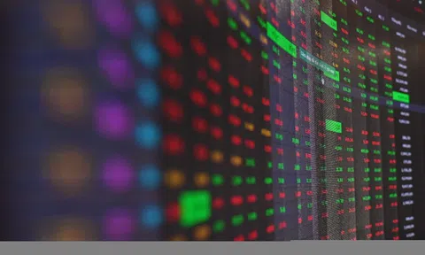 Chứng khoán bị áp lực chốt lời đè nặng