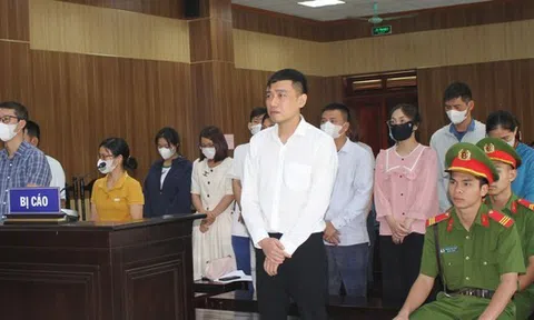 Thủ đoạn 'đẩy' dân gặp 'cò' của nhóm cán bộ chi nhánh văn phòng đăng ký đất đai